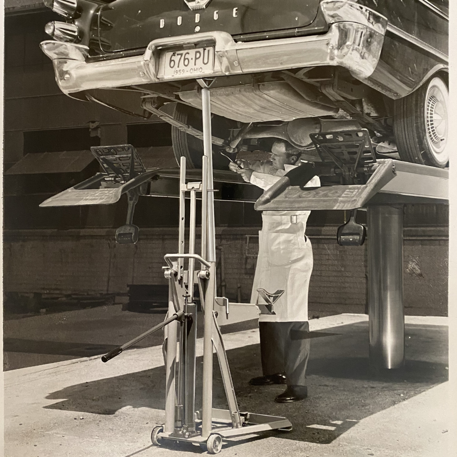 Automobile Lifts in the 1950s